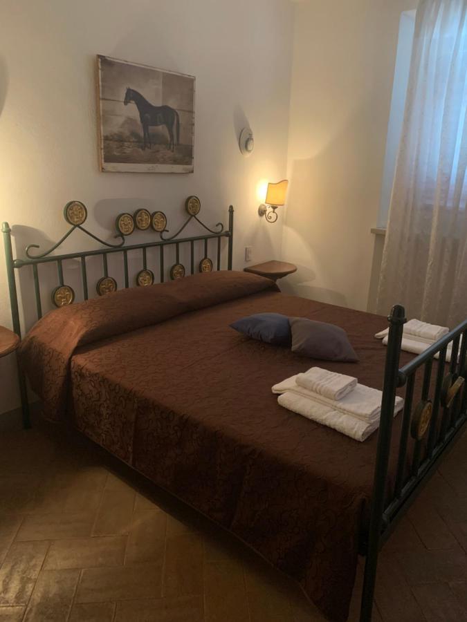 Appartamenti Agriturismo La Canonica Чертальдо Экстерьер фото