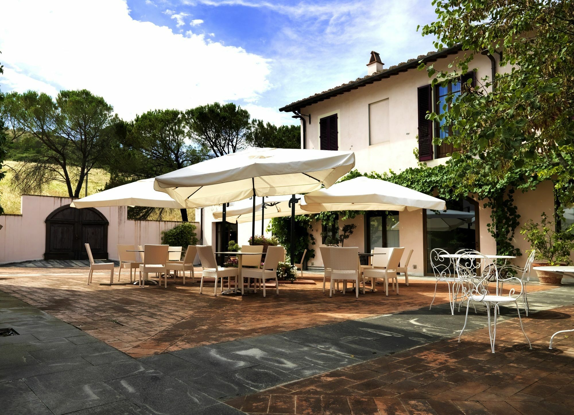 Appartamenti Agriturismo La Canonica Чертальдо Экстерьер фото