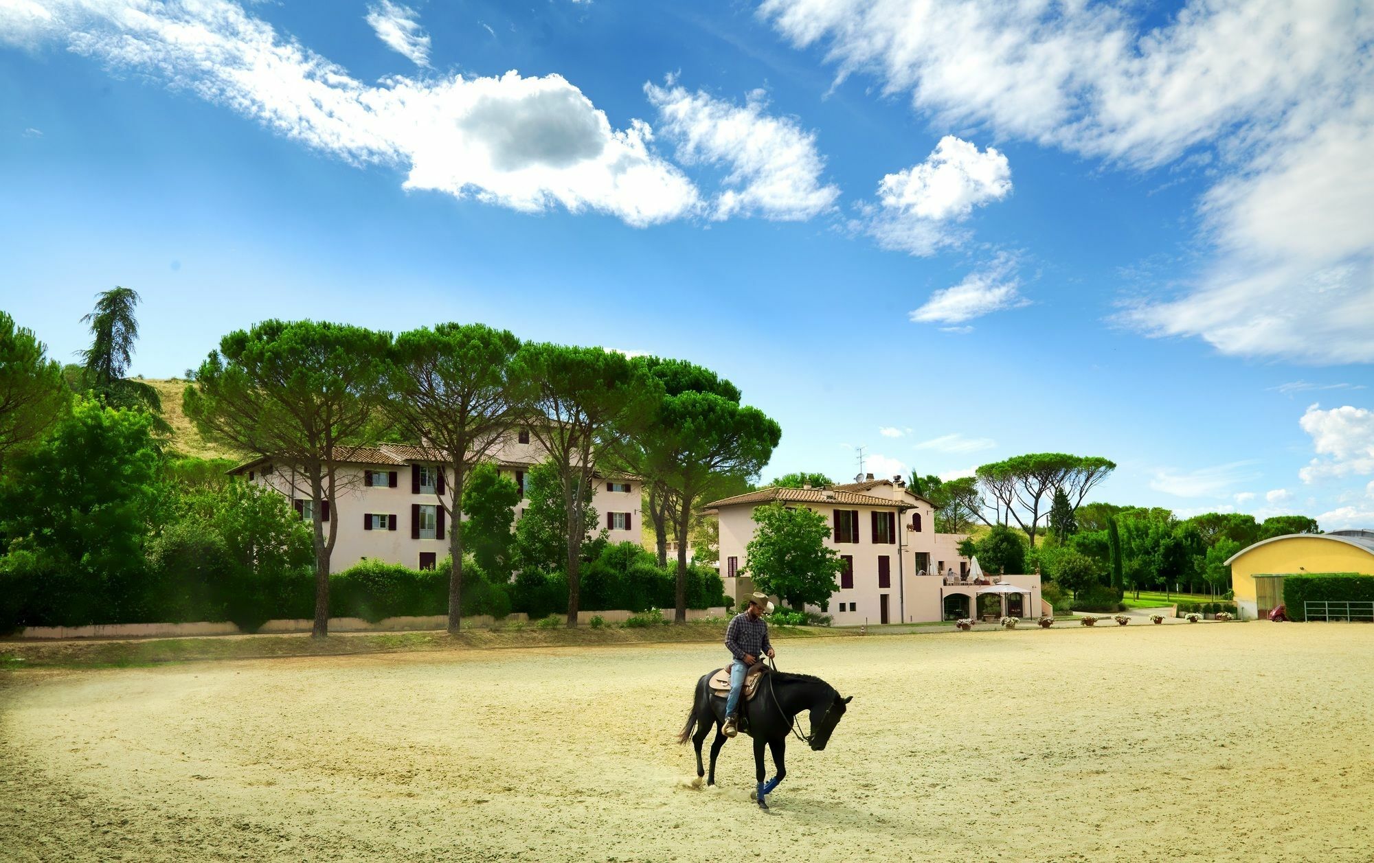 Appartamenti Agriturismo La Canonica Чертальдо Экстерьер фото