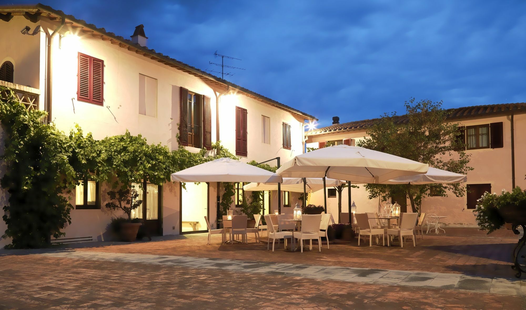 Appartamenti Agriturismo La Canonica Чертальдо Экстерьер фото
