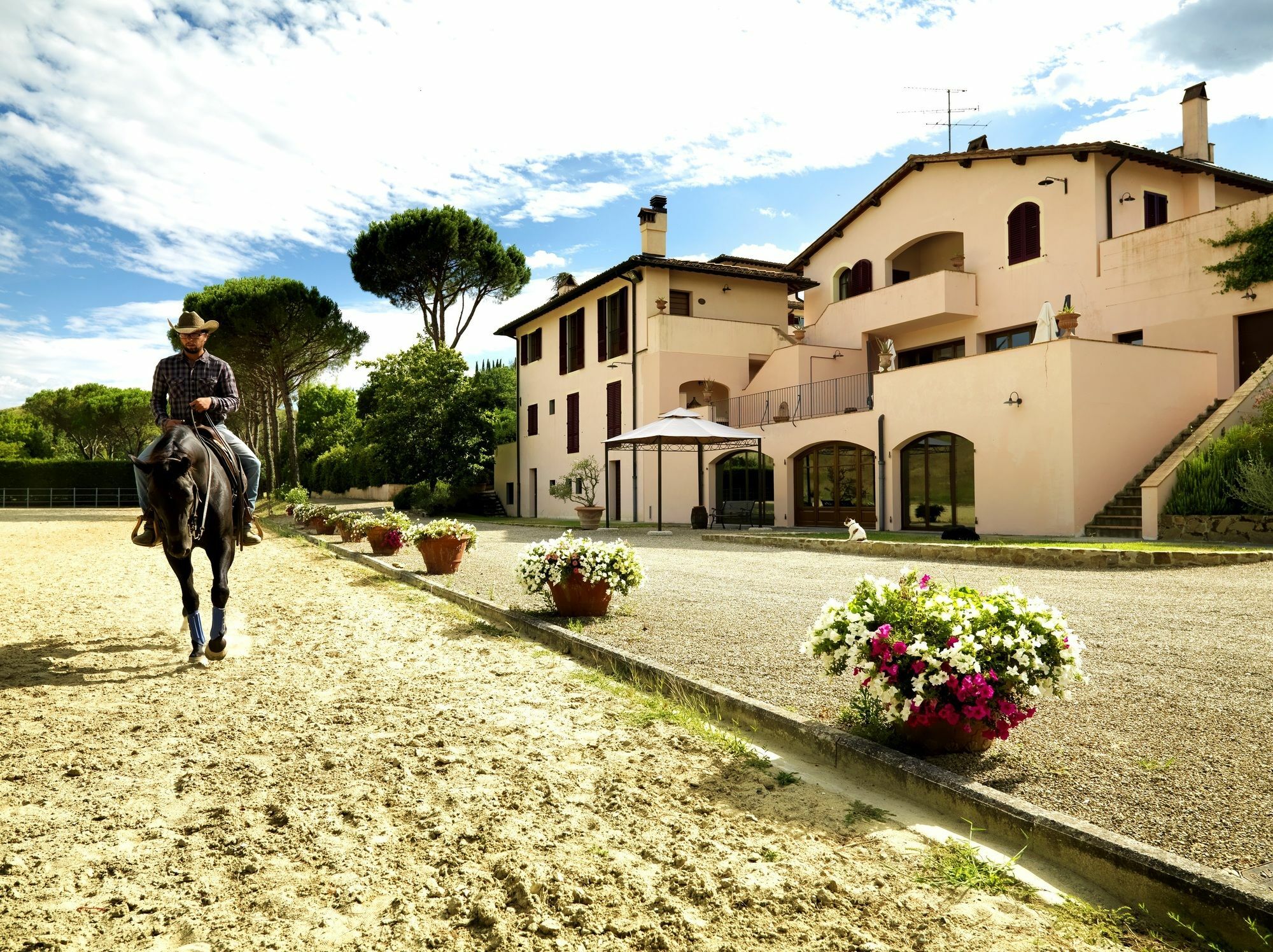Appartamenti Agriturismo La Canonica Чертальдо Экстерьер фото